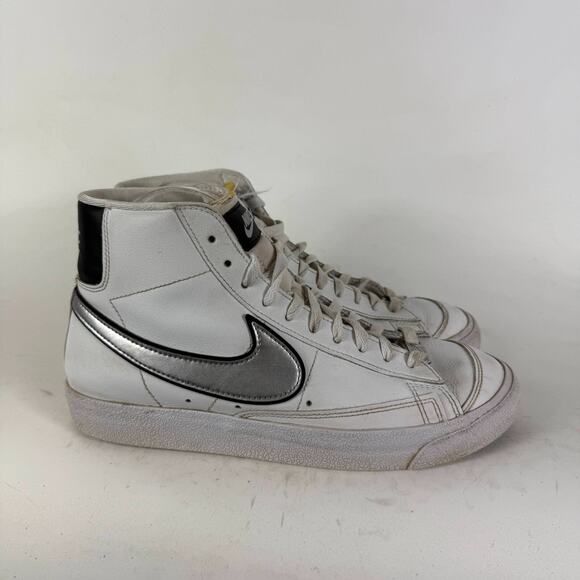 Nike Blazer Mid 77 Essential Snekaers Women's 10 Metallic Silver Running Shoes - Picture 2 of 10